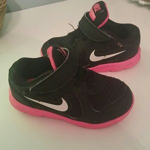Toddler girls Nike Lunar Forever Black Pink size 6